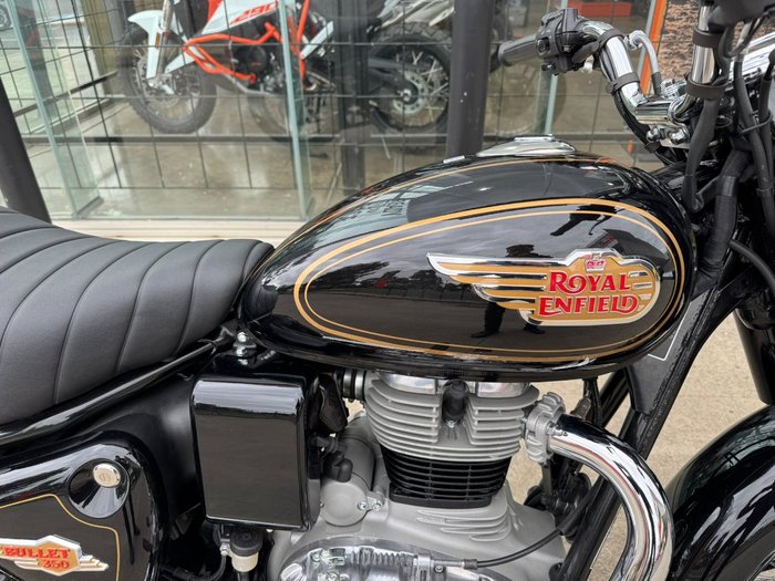 2025 Royal Enfield (see Also Enfiel BULLET 350 BLACK