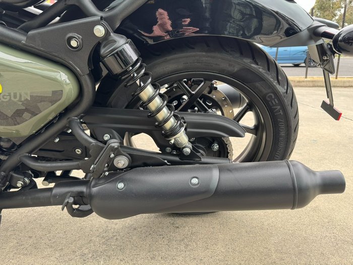 2025 Royal Enfield (see Also Enfiel SHOTGUN 650 GREEN