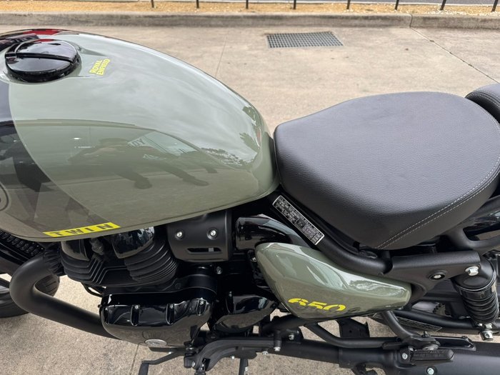 2025 Royal Enfield (see Also Enfiel SHOTGUN 650 GREEN