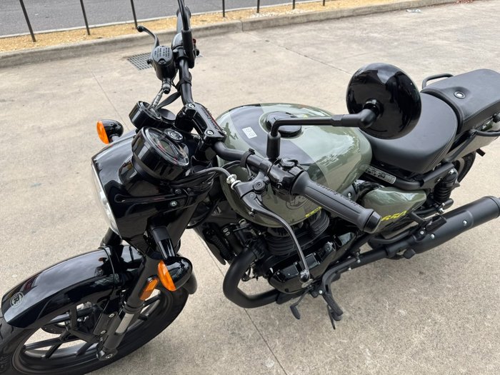 2025 Royal Enfield (see Also Enfiel SHOTGUN 650 GREEN