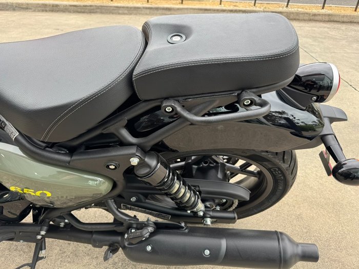 2025 Royal Enfield (see Also Enfiel SHOTGUN 650 GREEN