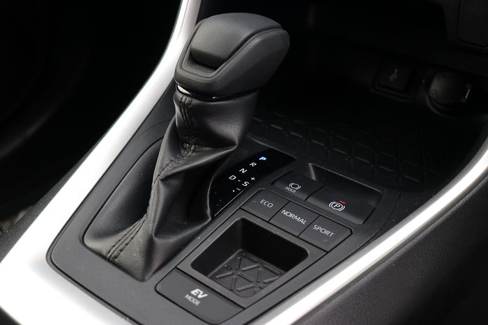 2022 Toyota RAV4 GX AXAH52R Glacier White