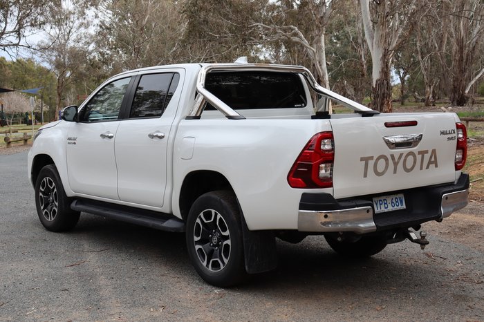 2022 Toyota Hilux SR5