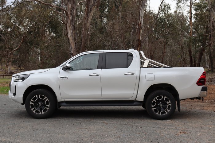 2022 Toyota Hilux SR5