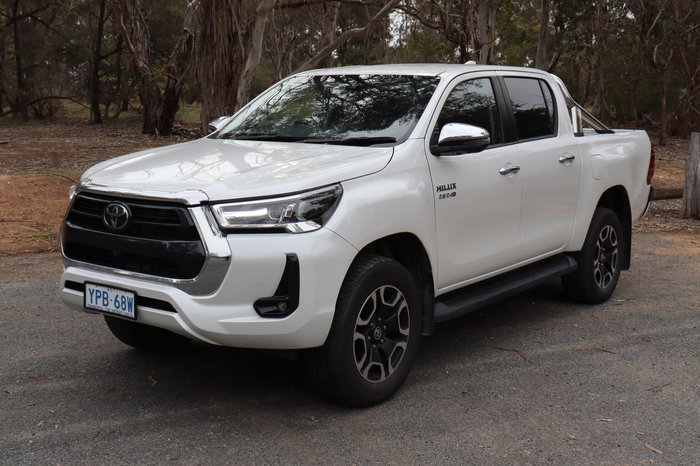 2022 Toyota Hilux SR5