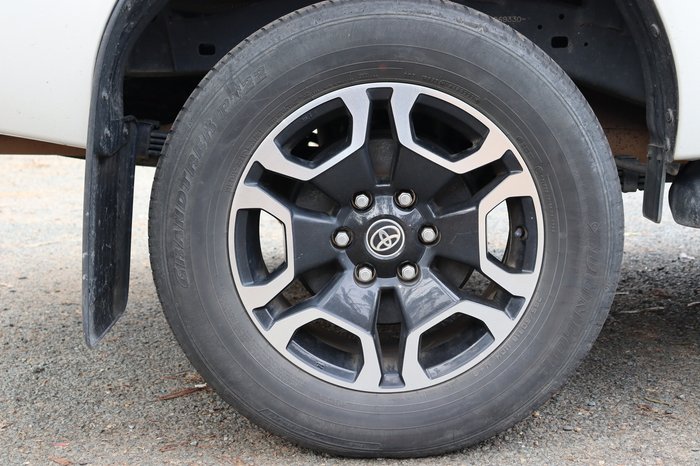 2022 Toyota Hilux SR5