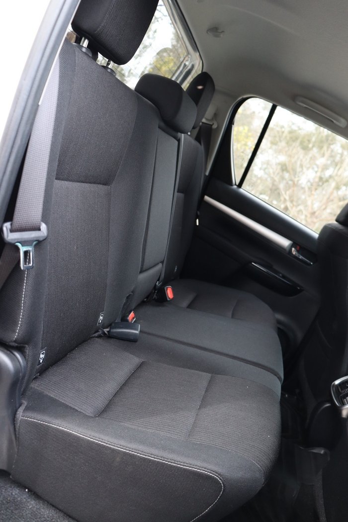 2022 Toyota Hilux SR5