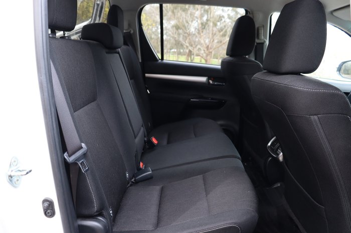 2022 Toyota Hilux SR5