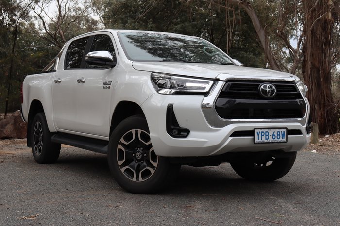 2022 Toyota Hilux SR5