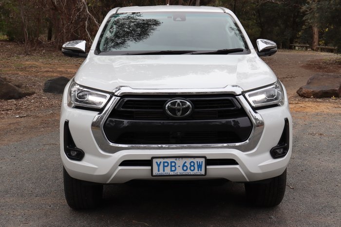 2022 Toyota Hilux SR5