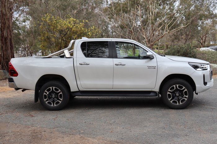 2022 Toyota Hilux SR5