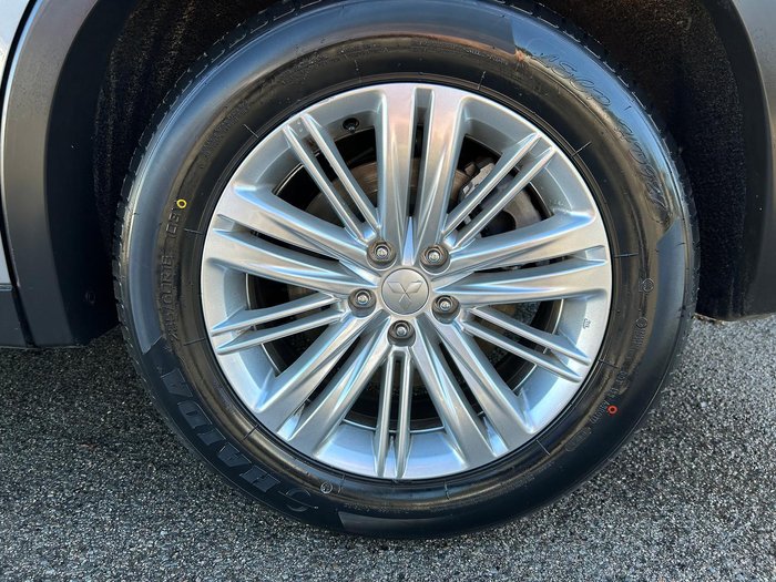 2023 Mitsubishi Outlander ES ZM MY23 White