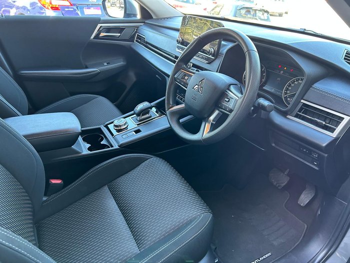 2023 Mitsubishi Outlander ES ZM MY23 White