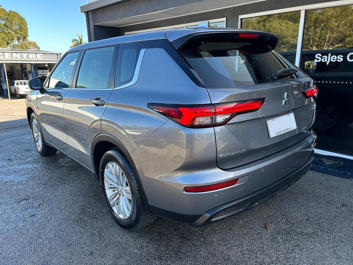 2023 Mitsubishi Outlander ES ZM MY23 White