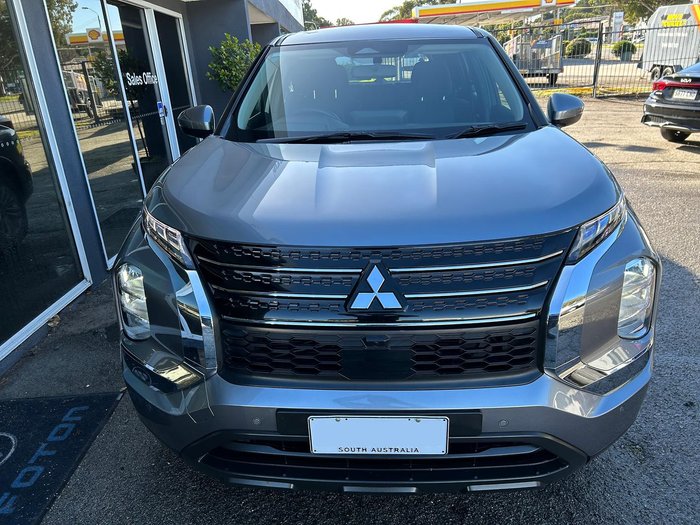 2023 Mitsubishi Outlander ES ZM MY23 White