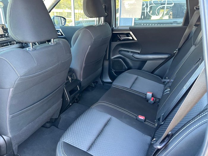 2023 Mitsubishi Outlander ES ZM MY23 White