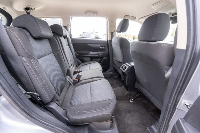 2019 Mitsubishi Outlander ES