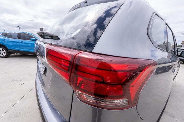 2019 Mitsubishi Outlander ES