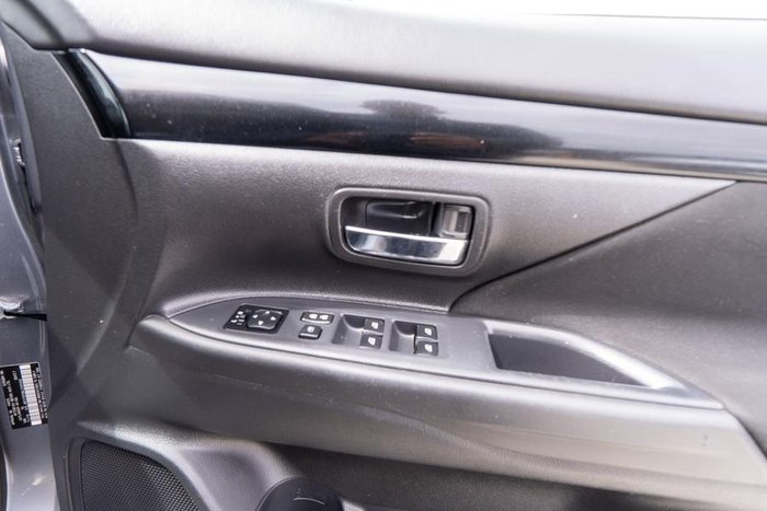 2019 Mitsubishi Outlander ES