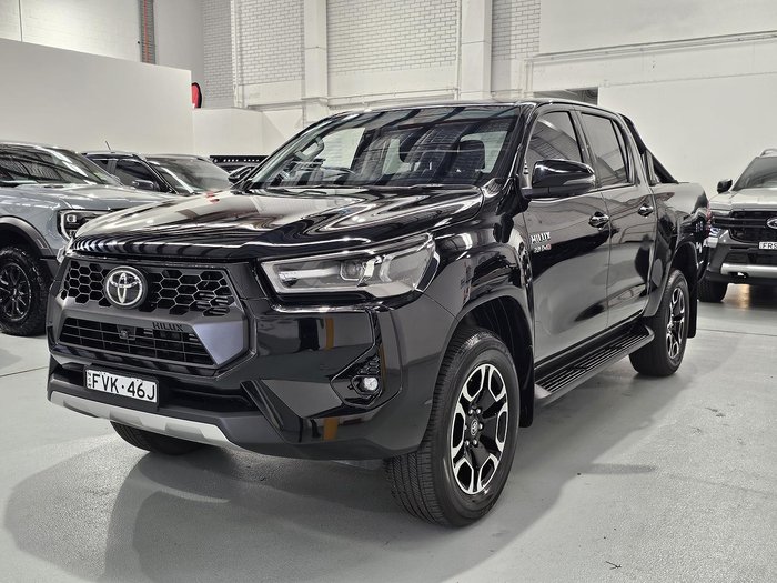 2024 Toyota Hilux SR5 48V