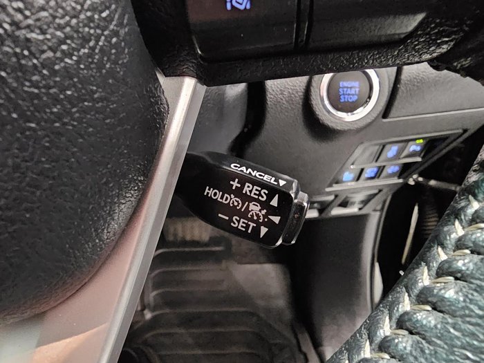 2024 Toyota Hilux SR5 48V