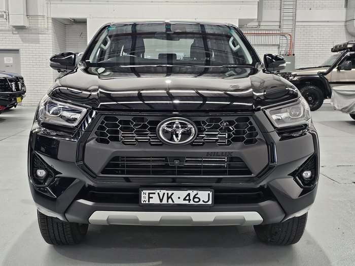 2024 Toyota Hilux SR5 48V