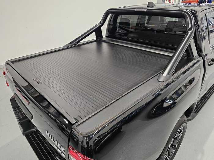 2024 Toyota Hilux SR5 48V