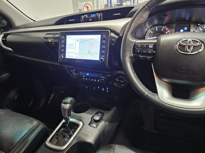 2024 Toyota Hilux SR5 48V