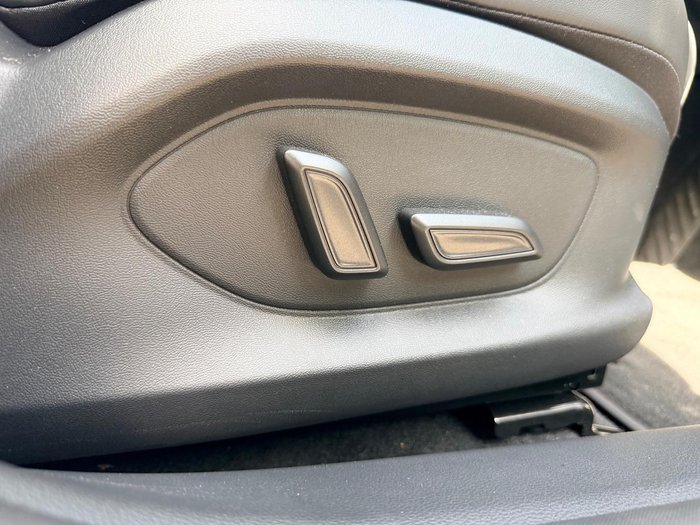 2025 MG MG5 Essence MY25 Misty Grey