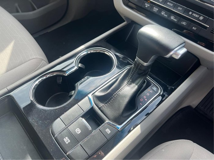 2019 Kia Carnival Si YP MY20 Clear White