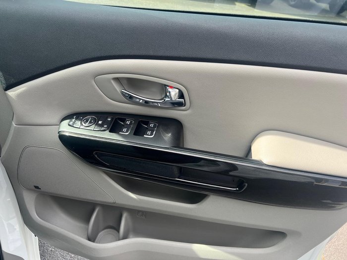 2019 Kia Carnival Si YP MY20 Clear White
