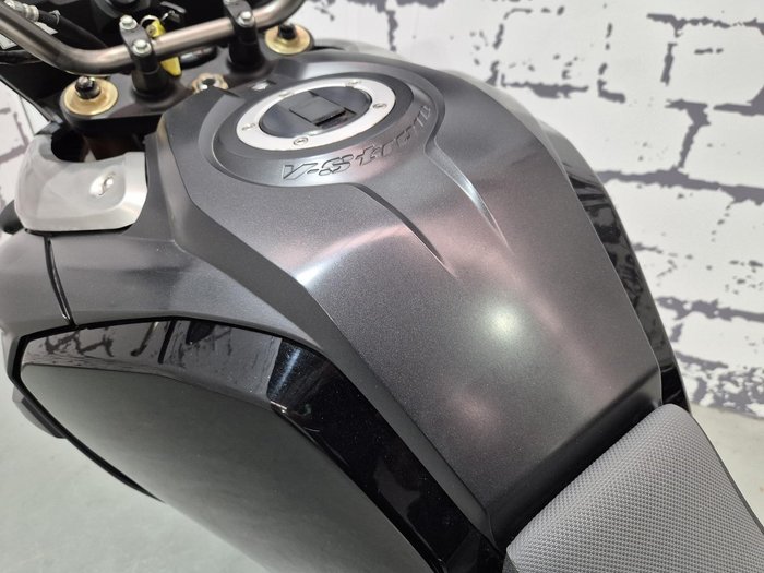 2015 Suzuki V-Strom 1000 ABS (DL1000A) V-Strom Black