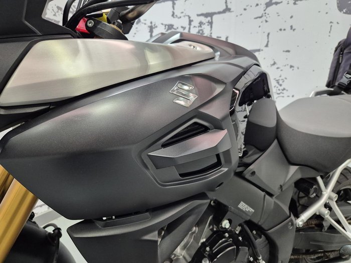 2015 Suzuki V-Strom 1000 ABS (DL1000A) V-Strom Black