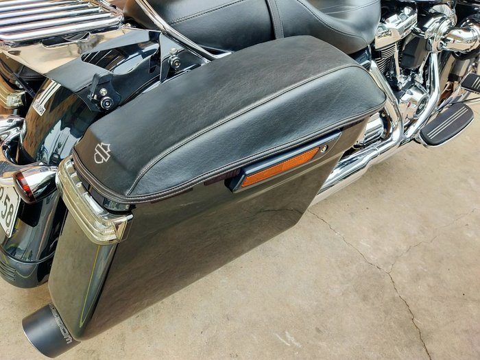 2017 HARLEY-DAVIDSON ROAD GLIDE SPECIAL 107 (FLTRXS) ROAD BLACK
