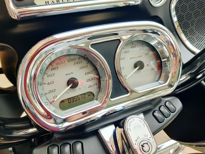 2017 HARLEY-DAVIDSON ROAD GLIDE SPECIAL 107 (FLTRXS) ROAD BLACK