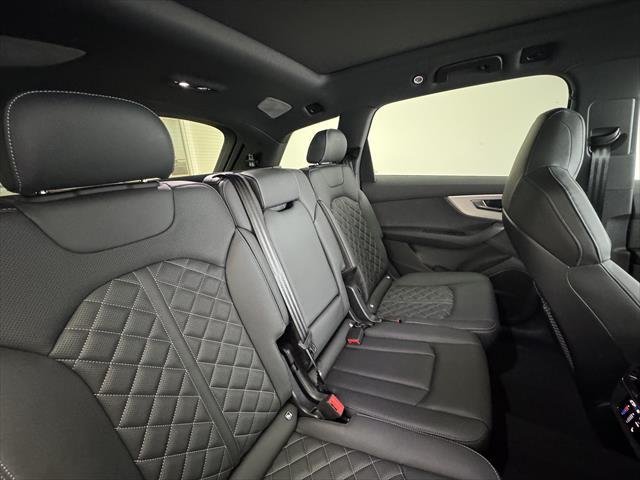 2024 Audi Q7 55 TFSI S line