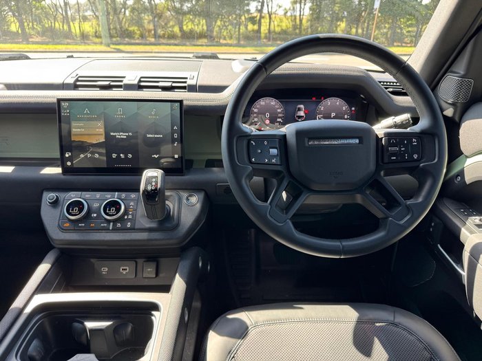 2022 Land Rover Defender 110 P400 75th Edition L663 MY23.5 AWD Grasmere Green