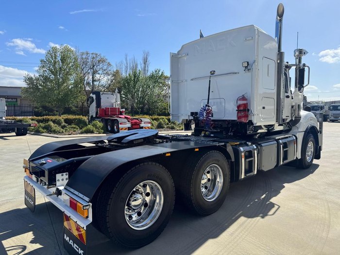 2025 Mack Super-Liner