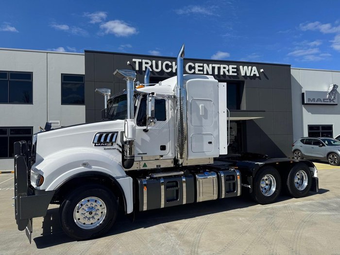 2025 Mack Super-Liner