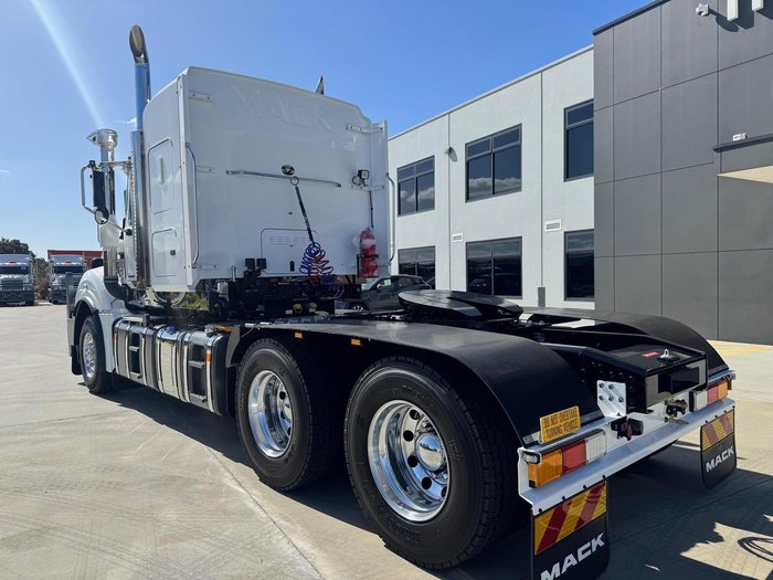 2025 Mack Super-Liner