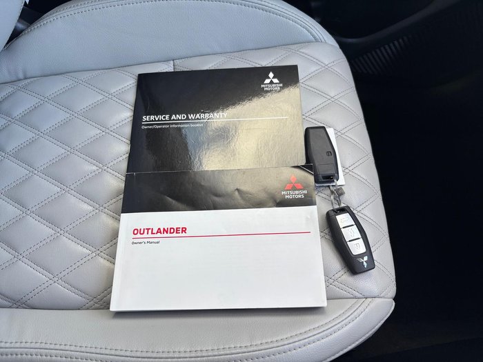 2022 Mitsubishi Outlander Exceed