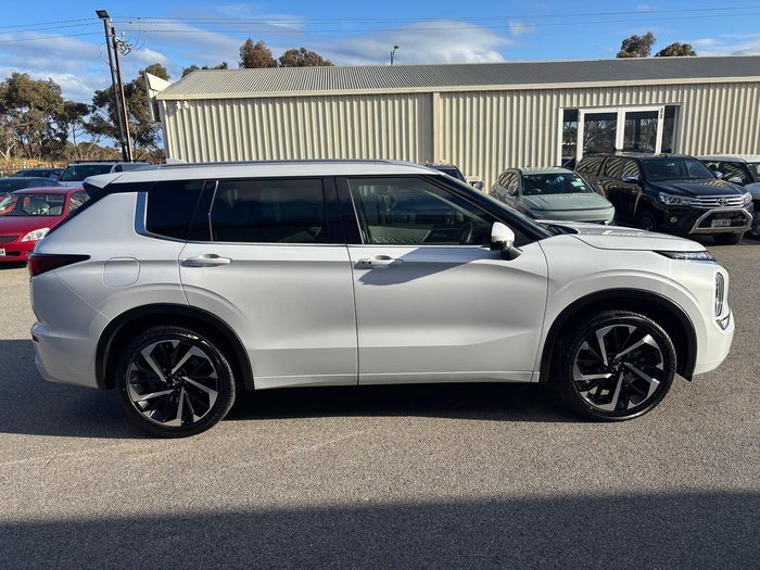 2022 Mitsubishi Outlander Exceed