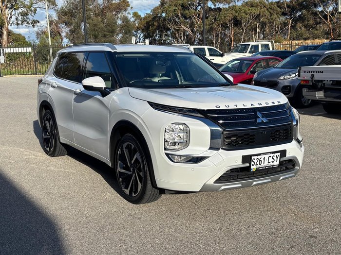 2022 Mitsubishi Outlander Exceed