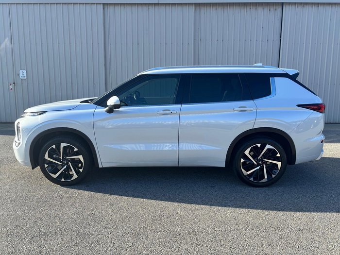 2022 Mitsubishi Outlander Exceed