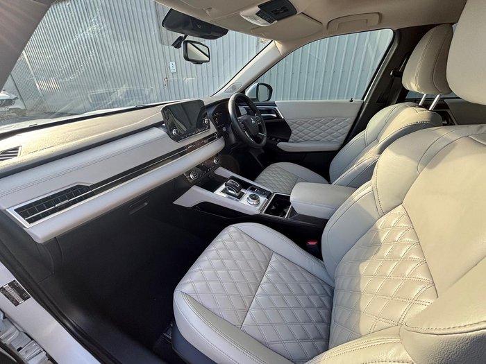 2022 Mitsubishi Outlander Exceed