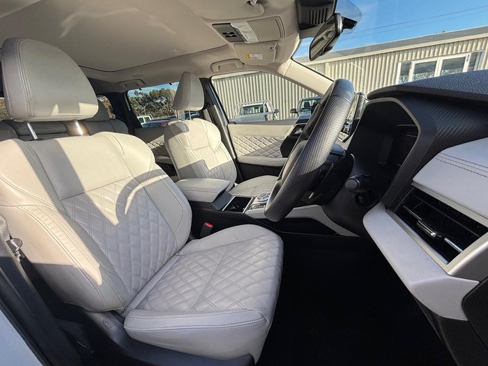 2022 Mitsubishi Outlander Exceed