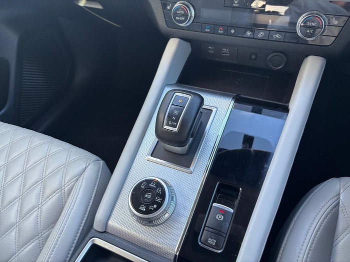 2022 Mitsubishi Outlander Exceed