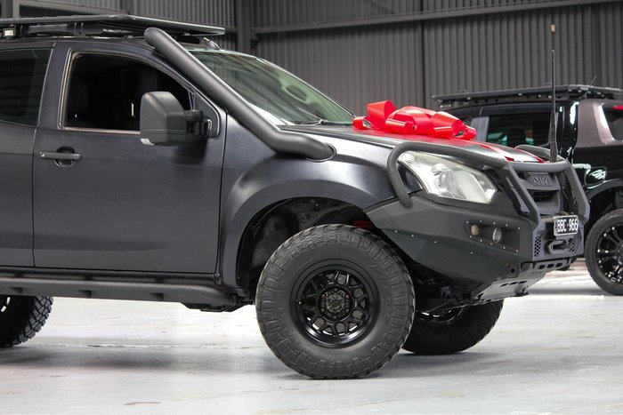 2019 Isuzu D-MAX SX MY19 4X4 Dual Range Cosmic Black