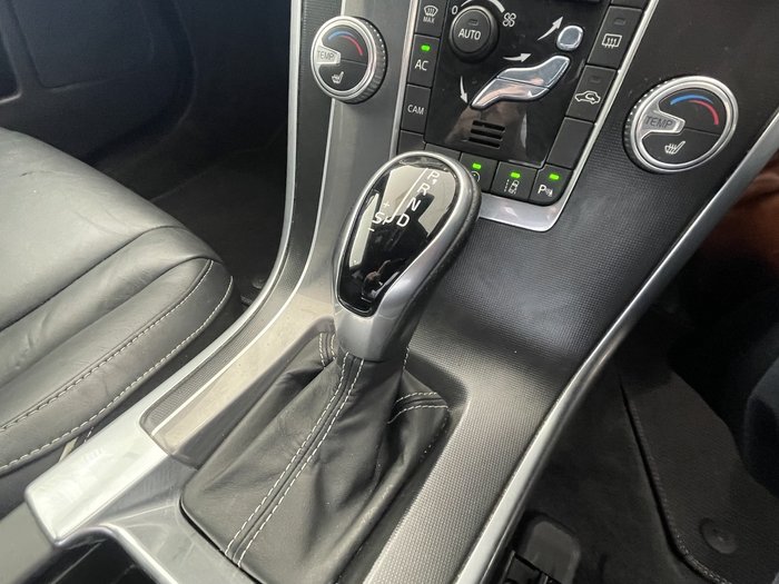 2017 Volvo XC60 T5 R-Design