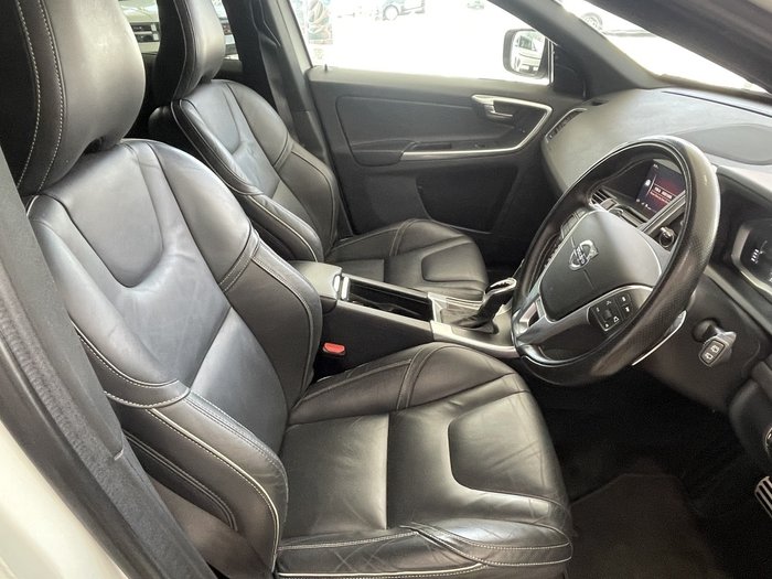 2017 Volvo XC60 T5 R-Design